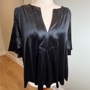 Like New Size XL Pomander Place Black Velvet V-Neck Tunic
